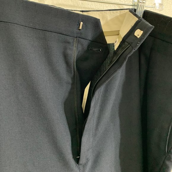 (T21) Haggar Navy Men’s Pleated No Cuff Dress Or Suit Pant 44wx32L - Picture 3 of 11